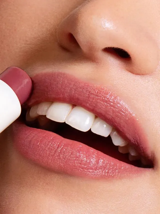 ILIA - Clean Tinted Lip Balm - with Moisture-Boosting Ingredients and Sheer, Buildable Color